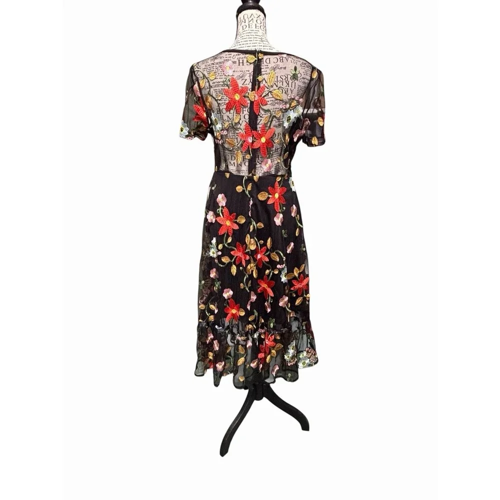 Unbranded Women’s Dress Sheer Overlay Embroidered Floral Dress Size Large Gothic - Picture 4 of 8